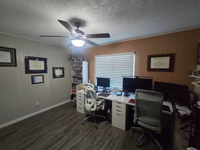 Foto del edificio - 713 St Michael Ln