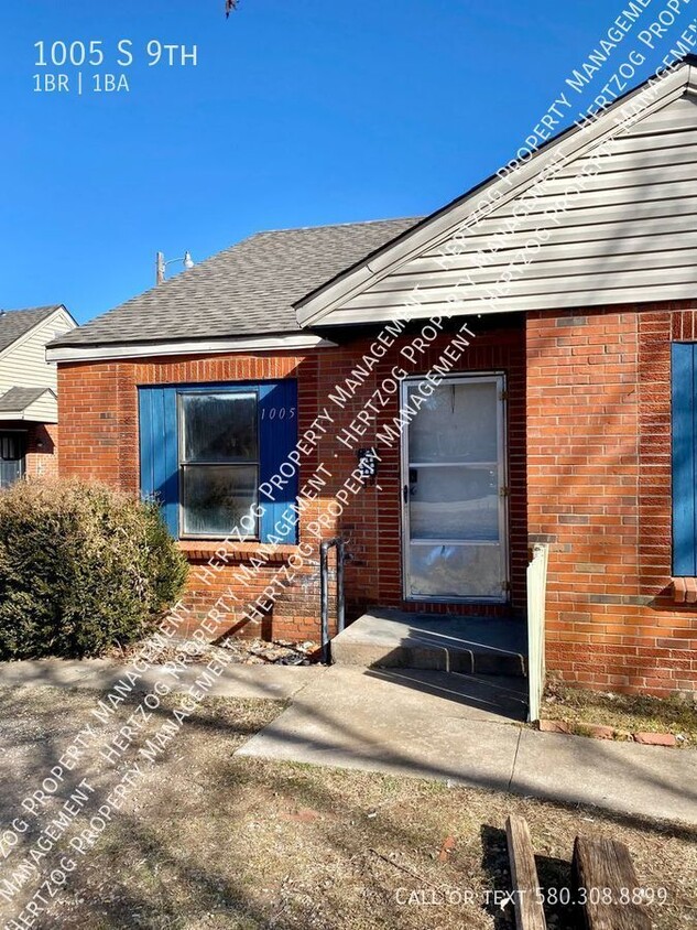 Primary Photo - Freshly updated 1 bedroom 1 bathroom duplex!