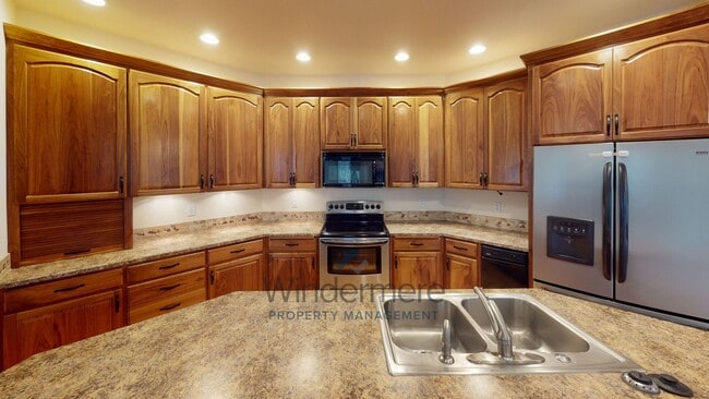 Building Photo - 136 Costello Pl