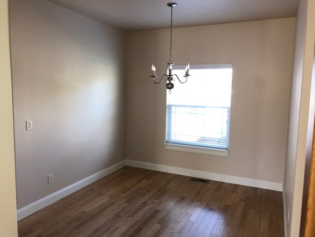 Building Photo - Charming 3-Bedroom, 2-Bath Home in the Arbors