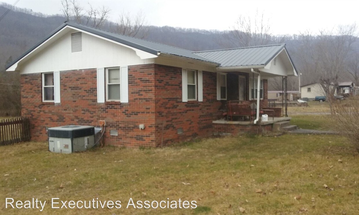 Primary Photo - 3 br, 1 bath House - 804 Tiprell Road