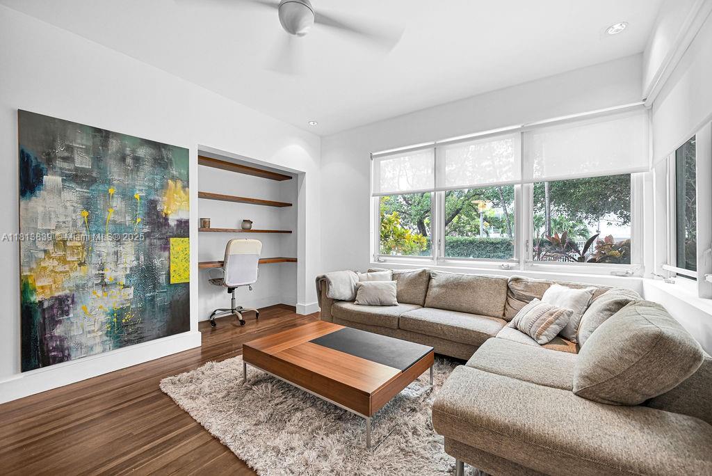 Foto principal - 1751 James Ave