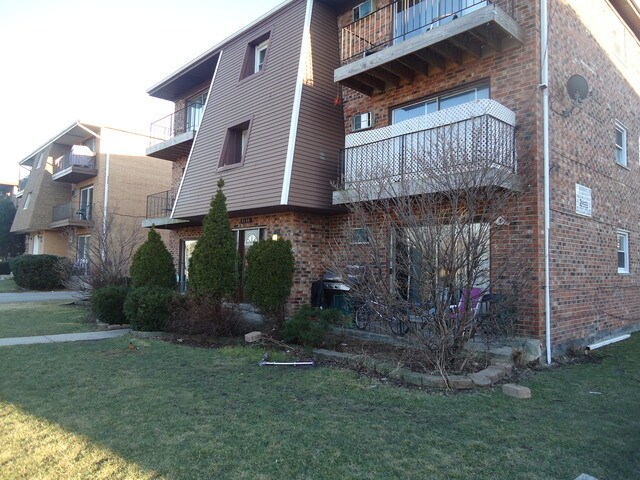 Primary Photo - 8149 83rd Pl