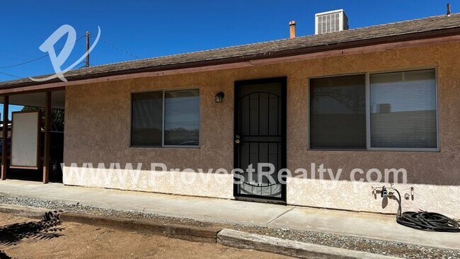Building Photo - Spacious 1 Bed, 1 Bath Hesperia Apartment!!!