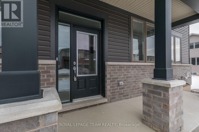 Building Photo - 21 Rookie Cres