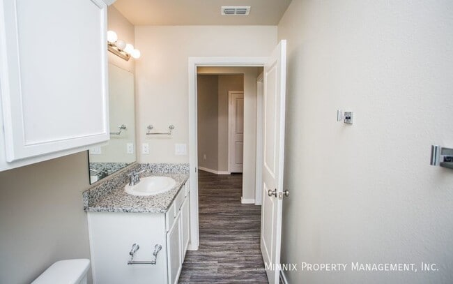 Building Photo - 2010 Kirksey Ave