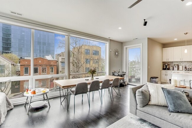 Building Photo - 2 br, 2 bath  - 2233 N Washtenaw Ave # 2S