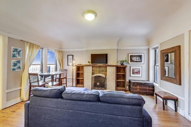 Foto del edificio - 937 W Windsor Ave