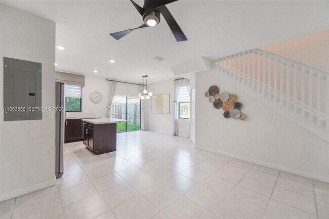 Foto del edificio - 20814 NE 5th Ct