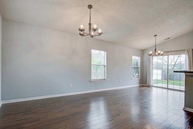 Foto del edificio - 122 Walnut Creek Rd
