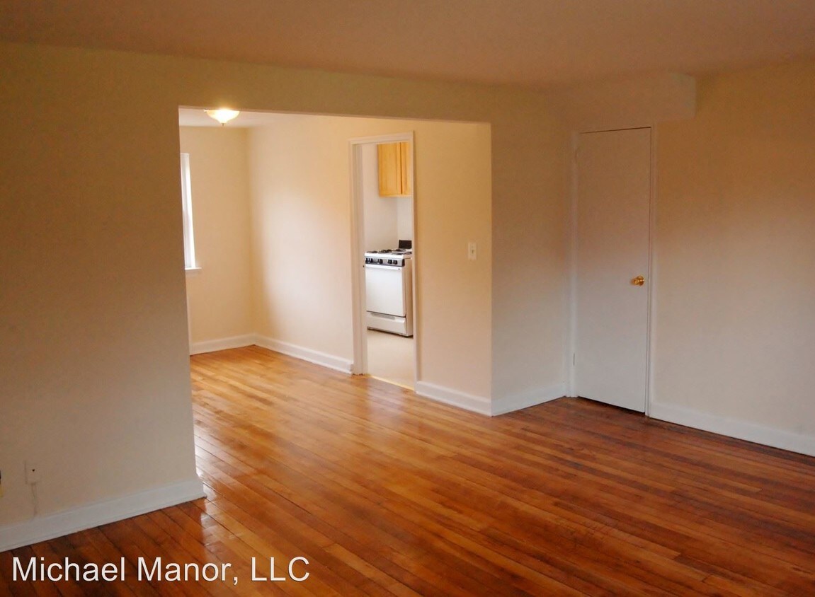 Foto principal - 802 E Front St