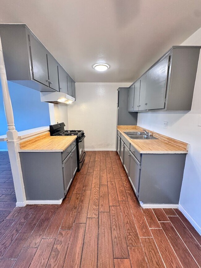 Foto del edificio - 17441 Jacquelyn Ln
