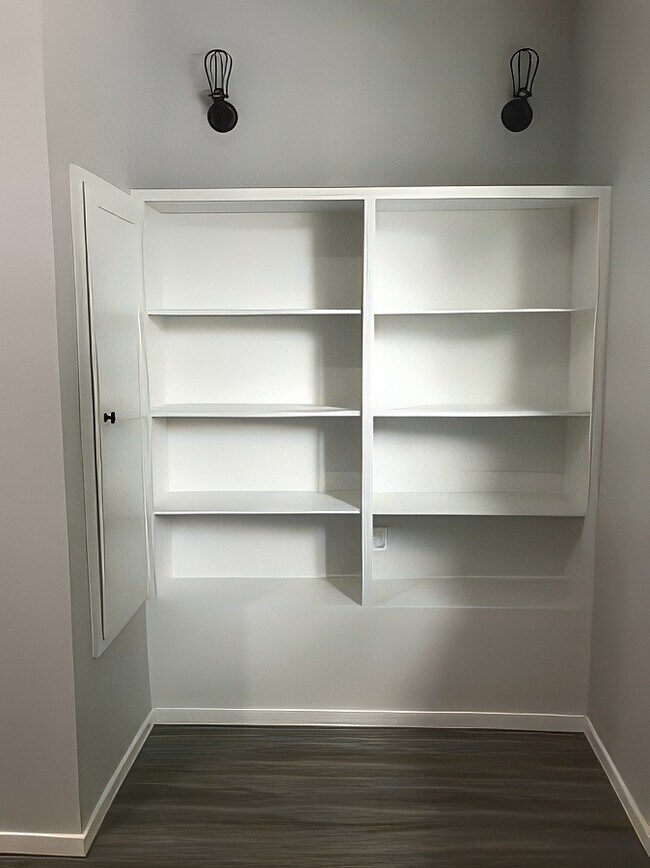 Frente a la entrada - Área de oficina - 831 NE Holland St