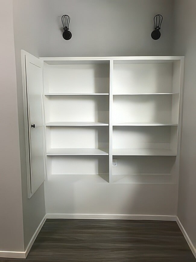 Facing Entry - Office area - 831 NE Holland St