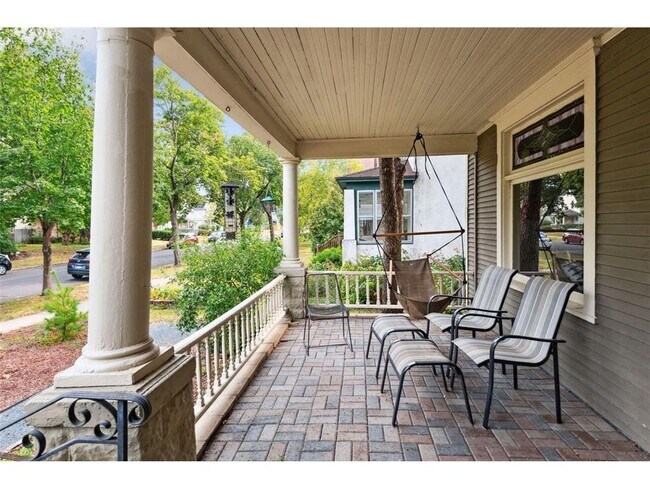 Porch - 3116 17th Ave S
