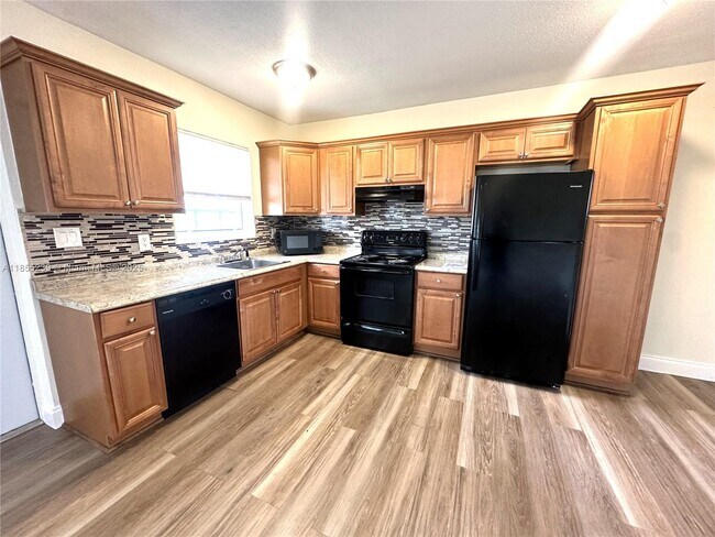 Foto del edificio - 5420 NE 22nd Terrace