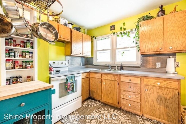 Building Photo - 4 br, 1 bath House - 1132 Halley Ave
