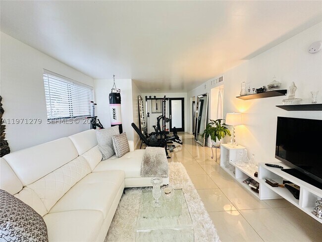 Foto del edificio - 301 Golden Isles Dr