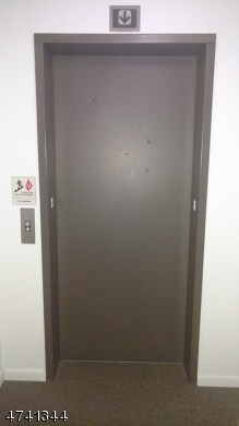 Elevator - 176 Chestnut St