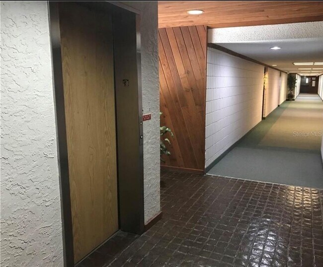 Foto del edificio - 13612 S Village Dr