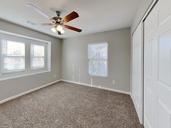 Building Photo - 607 Pebblestone Dr