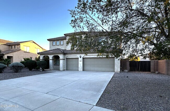 Foto del edificio - 11053 E Roselle Ave