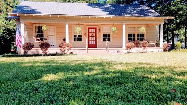 Building Photo - 3202 Le Bron Rd