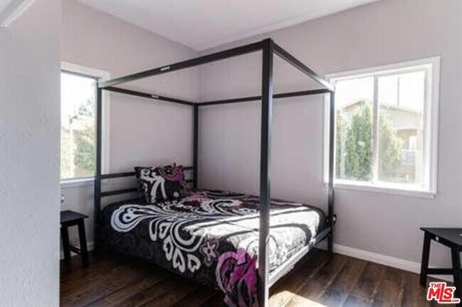 Building Photo - 1311 Hollister Street, San Fernando, CA 91...