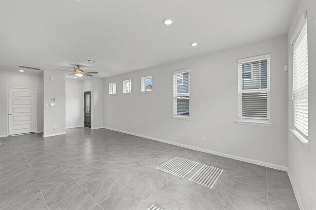 Foto del edificio - 1528 Lakeline Oak Dr