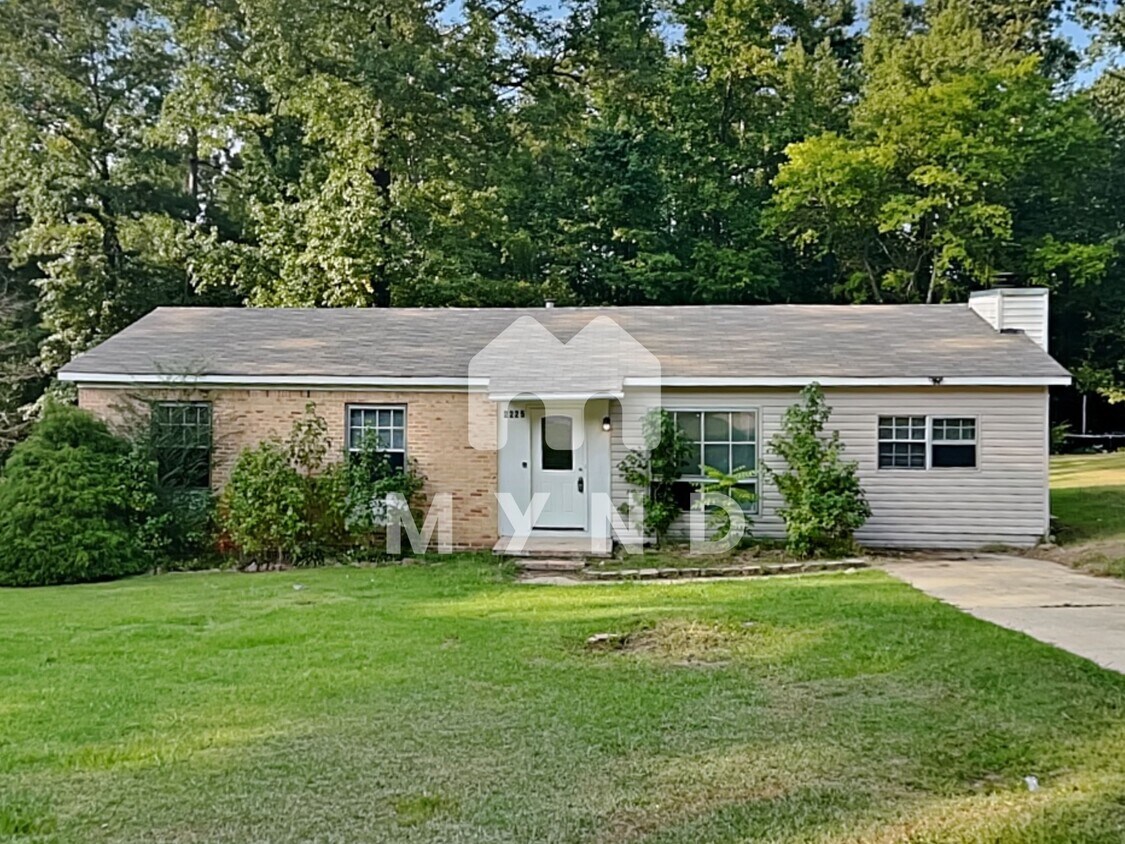 2225 Lisa Ann Dr SE House Rental in Leeds, AL