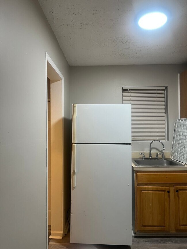 Foto del edificio - 1464 W 32nd St