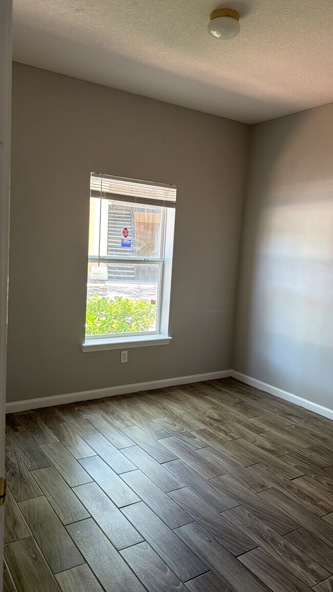 Foto del edificio - 3631 Kirkpatrick Cir