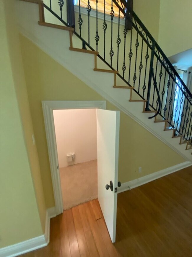 Building Photo - South Redondo - Spacious 4 Bedroom 4.5 Bat...