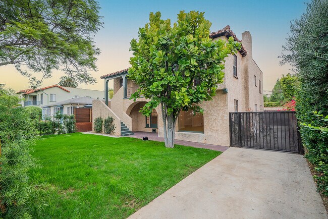 Building Photo - 1516 S Ogden Dr