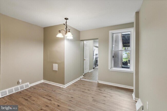 Foto del edificio - 1615 E Eyre St