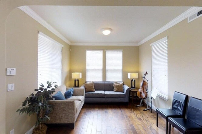 Primary Photo - 139 N Lafayette St