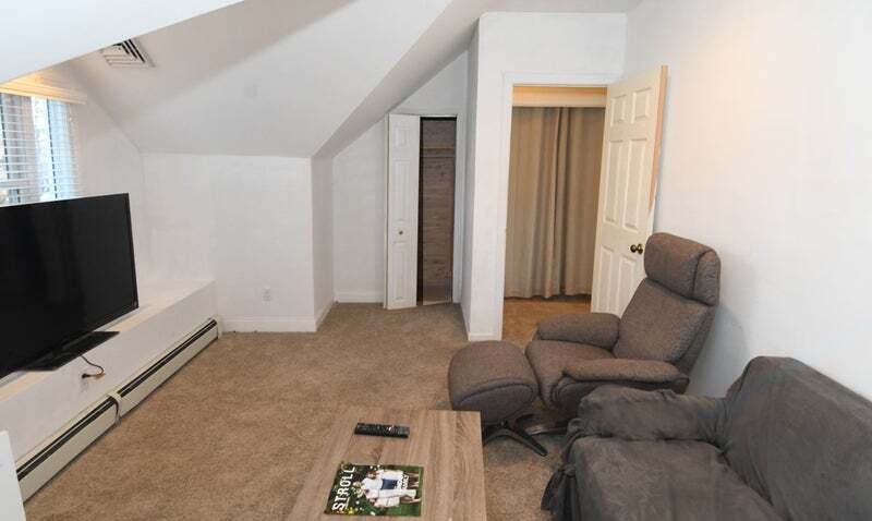 Building Photo - 9 Weir Ln