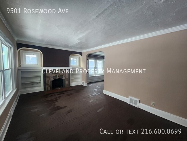 Foto del edificio - 9501 Rosewood Ave