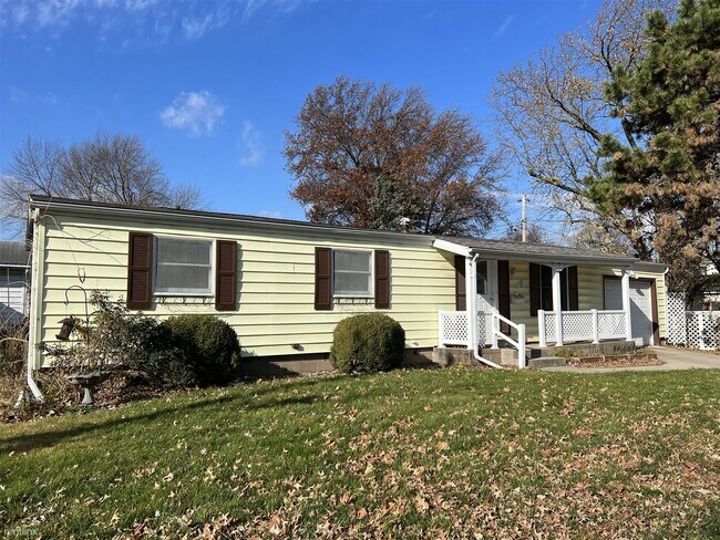 Building Photo - 3 br, 1.5 bath House - 313 West Burlington...
