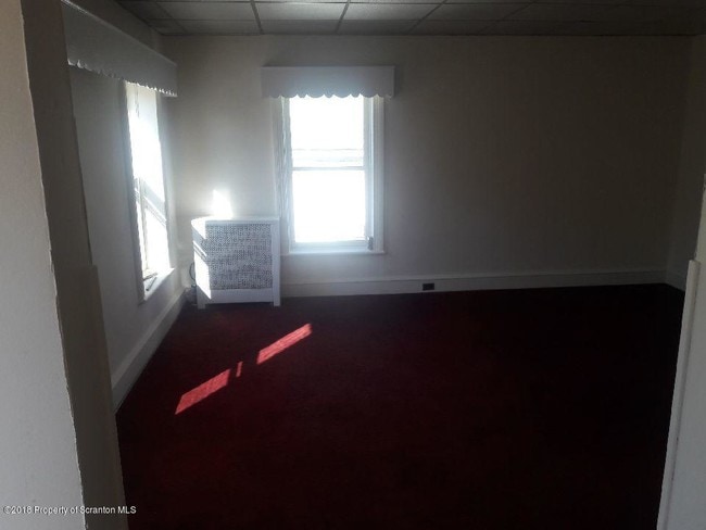 Building Photo - 515 Market unit 2 St