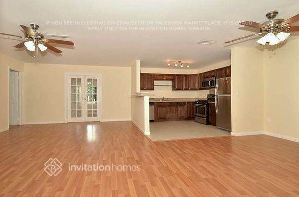 Building Photo - 11450 NW 35th Pl