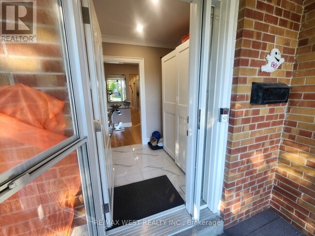 Building Photo - 44 Landron Crescent