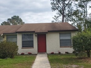 Building Photo - 1325 Solar Cir