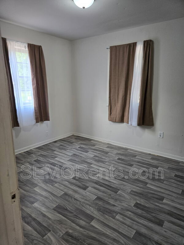 Building Photo - 501 S Cypress St
