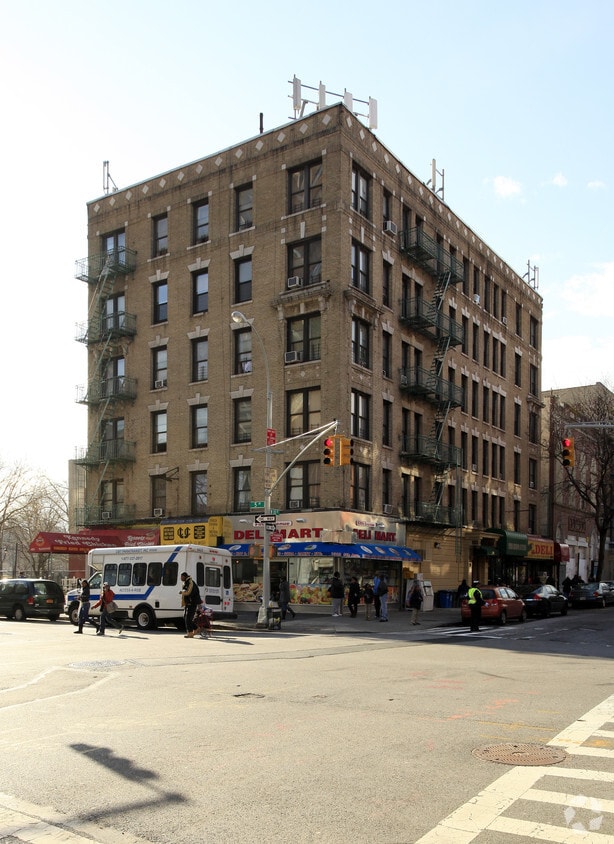 Building Photo - 1316 Fifth Ave
