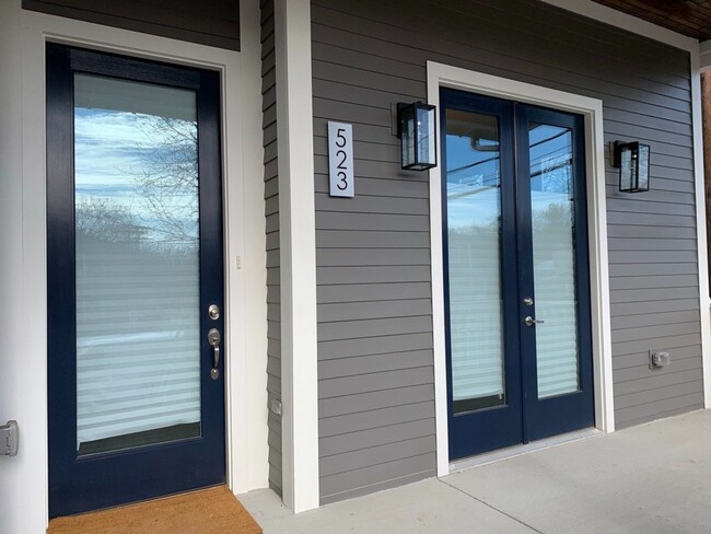 Building Photo - 4 Bed 3.5 Bath in Edgefield Home