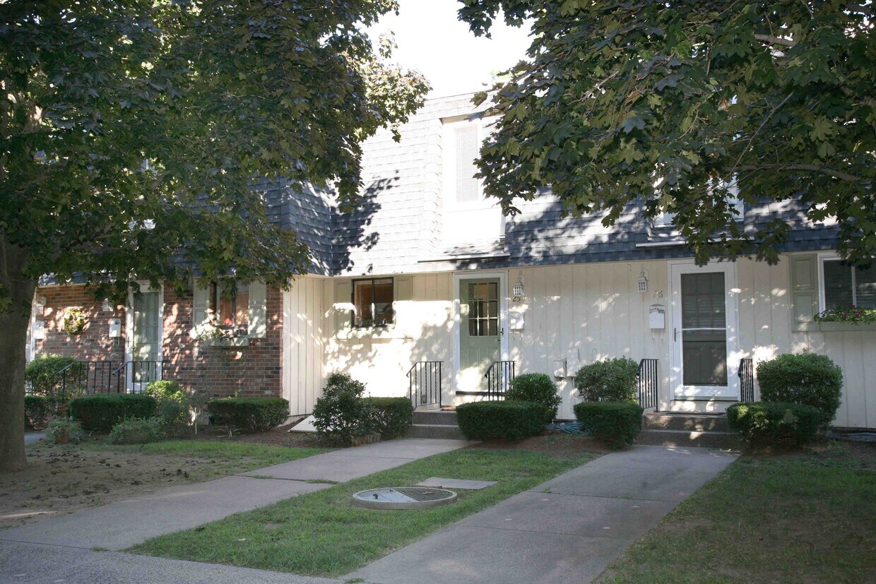 861 South Main St. Unit 25, Plantsville, CT 06479 Apartments in