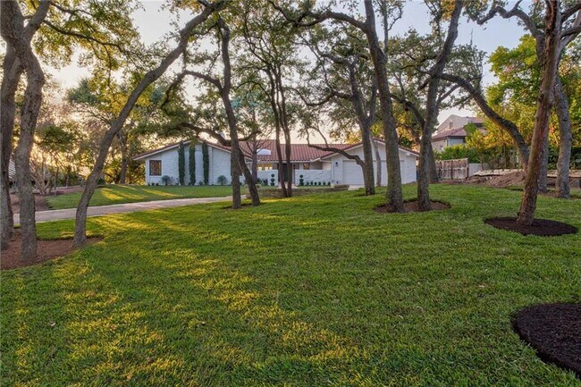 Foto del edificio - 3602 Mt Bonnell Rd