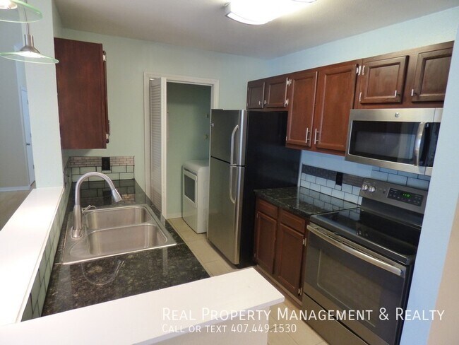Building Photo - 6124 Westgate Dr