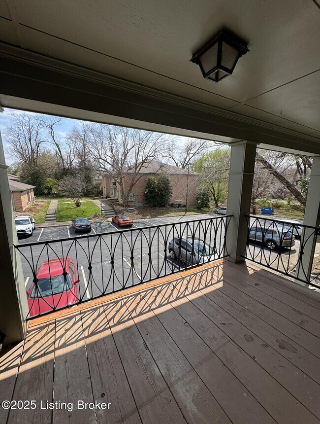 Foto del edificio - 716 Highwood Dr